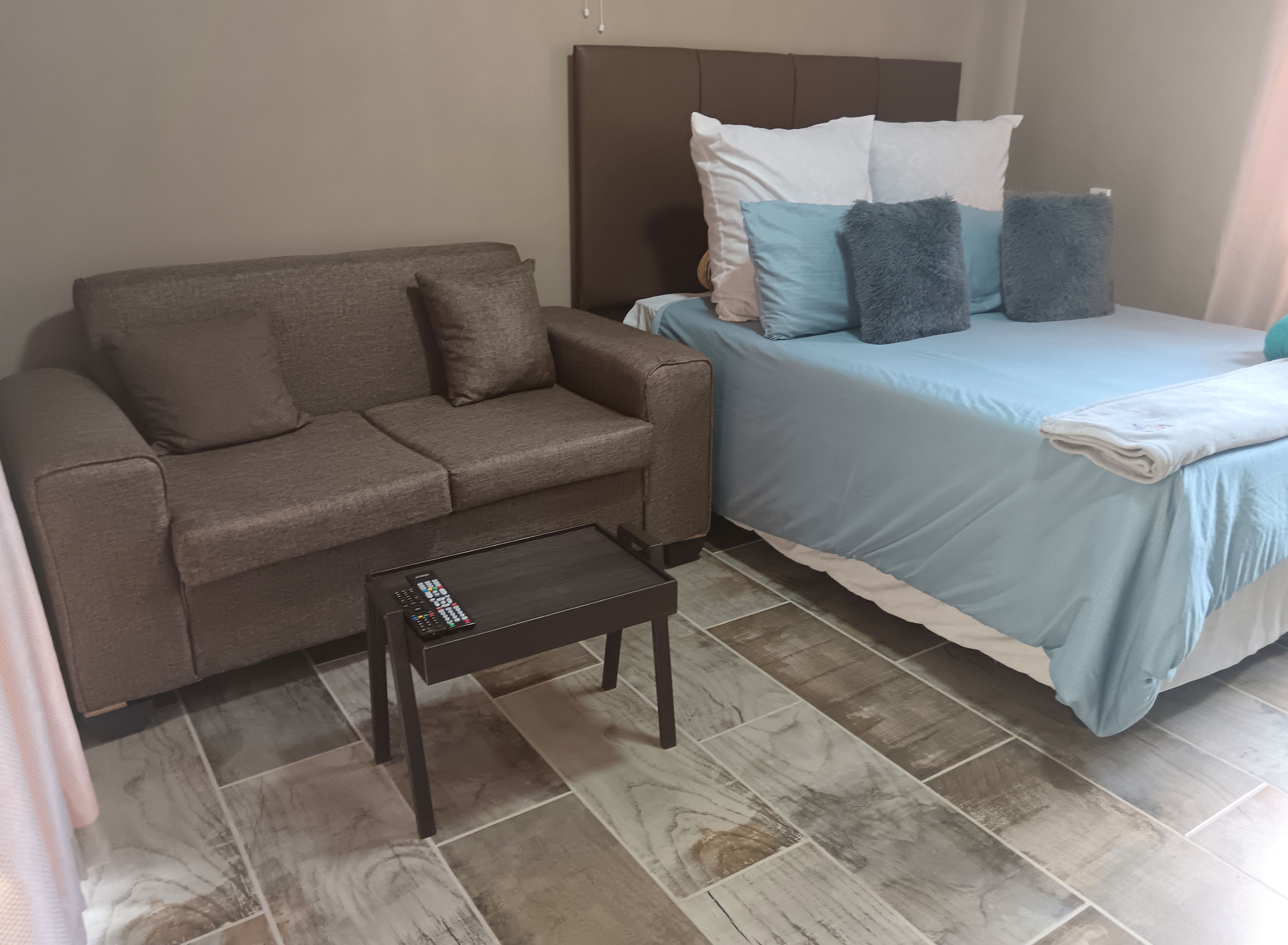 2 Sleeper Room - B4