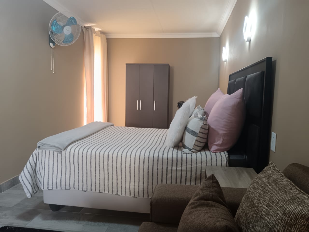 Room thumbnail