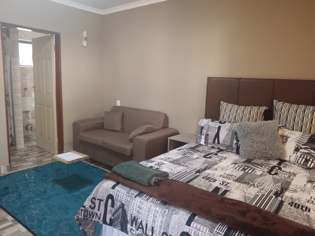 5 Sleeper Room -B7