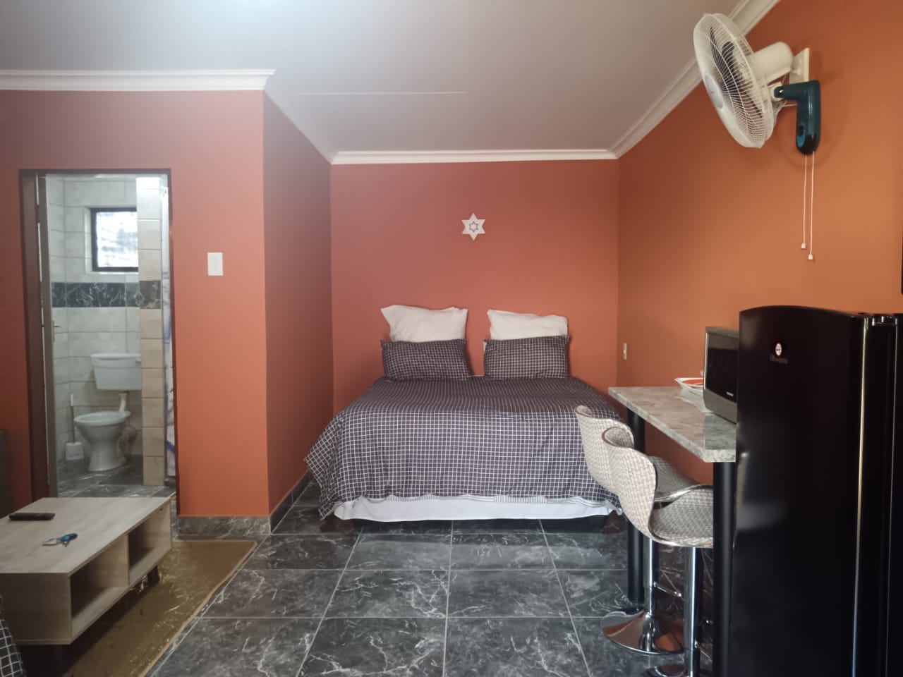 5 Sleeper Room -B8